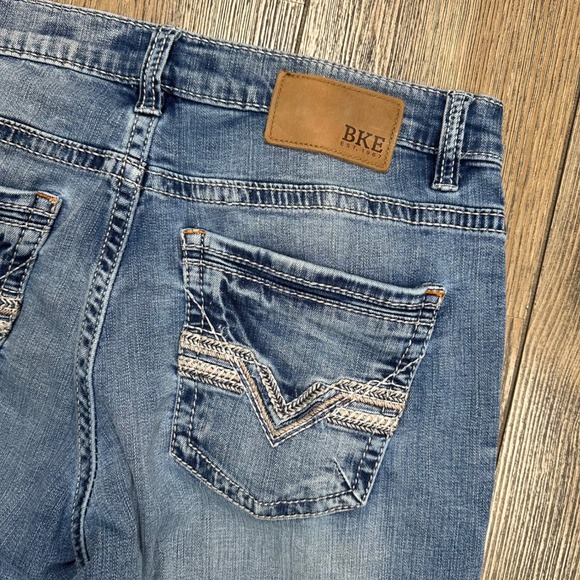 BKE Tyler Mens Jeans Blue Wash Straight Leg Size 32x30 Distressed Denim - Picture 6 of 9